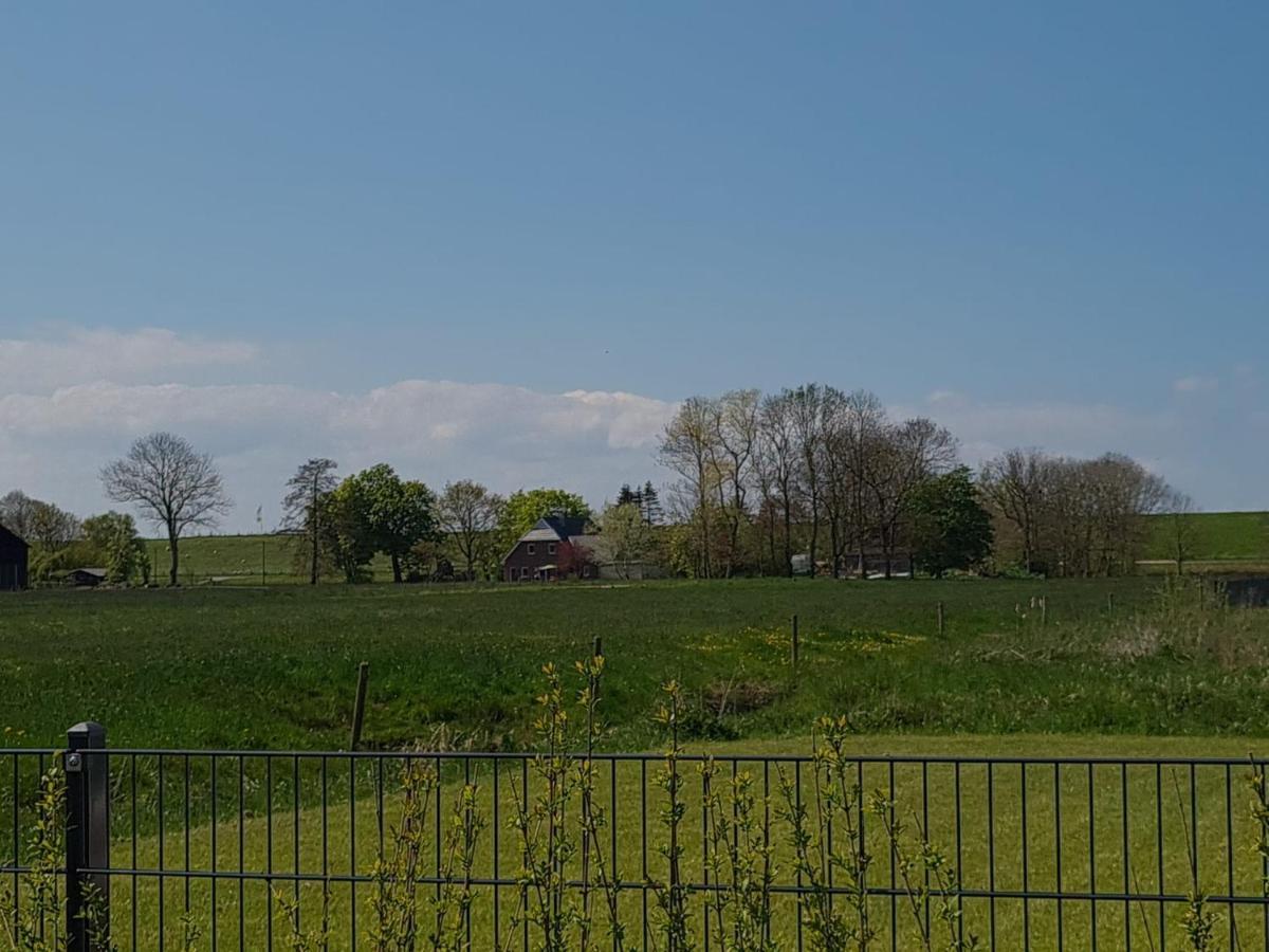 Watt'N Blick - Hundefreundliches Ferienhaus Mit Ausblick Ueber Die Wiesen Bis Zum Deich Schweiburg Εξωτερικό φωτογραφία